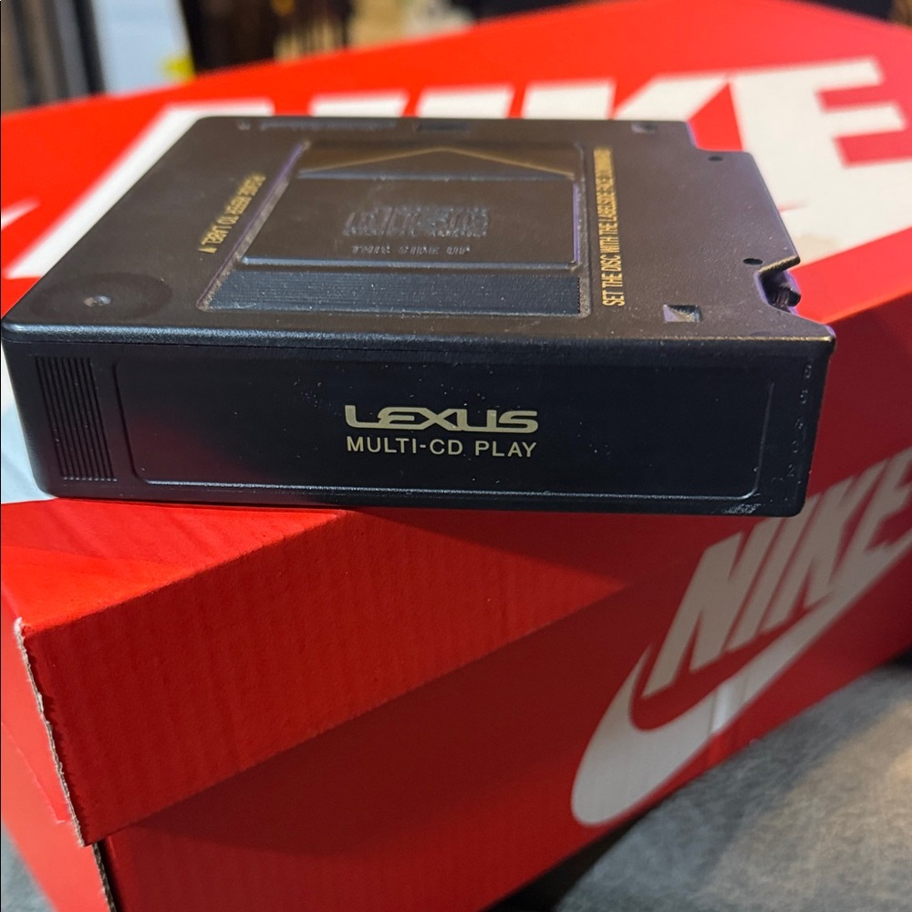 Lexus Multi-CD Player - Black